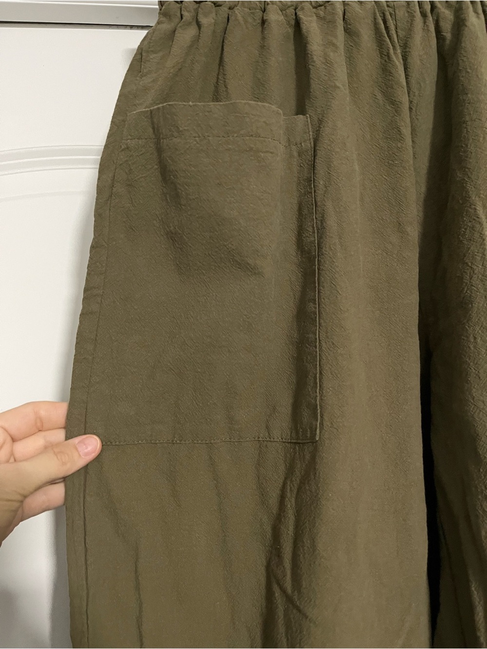 High-Waist Tapered Pants - Picture 4 of 4